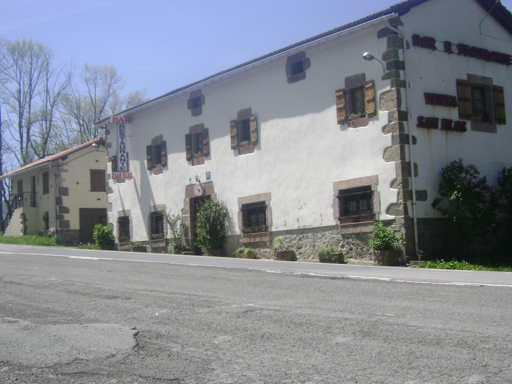 Hostal Venta San Blas Almandoz Exterior photo