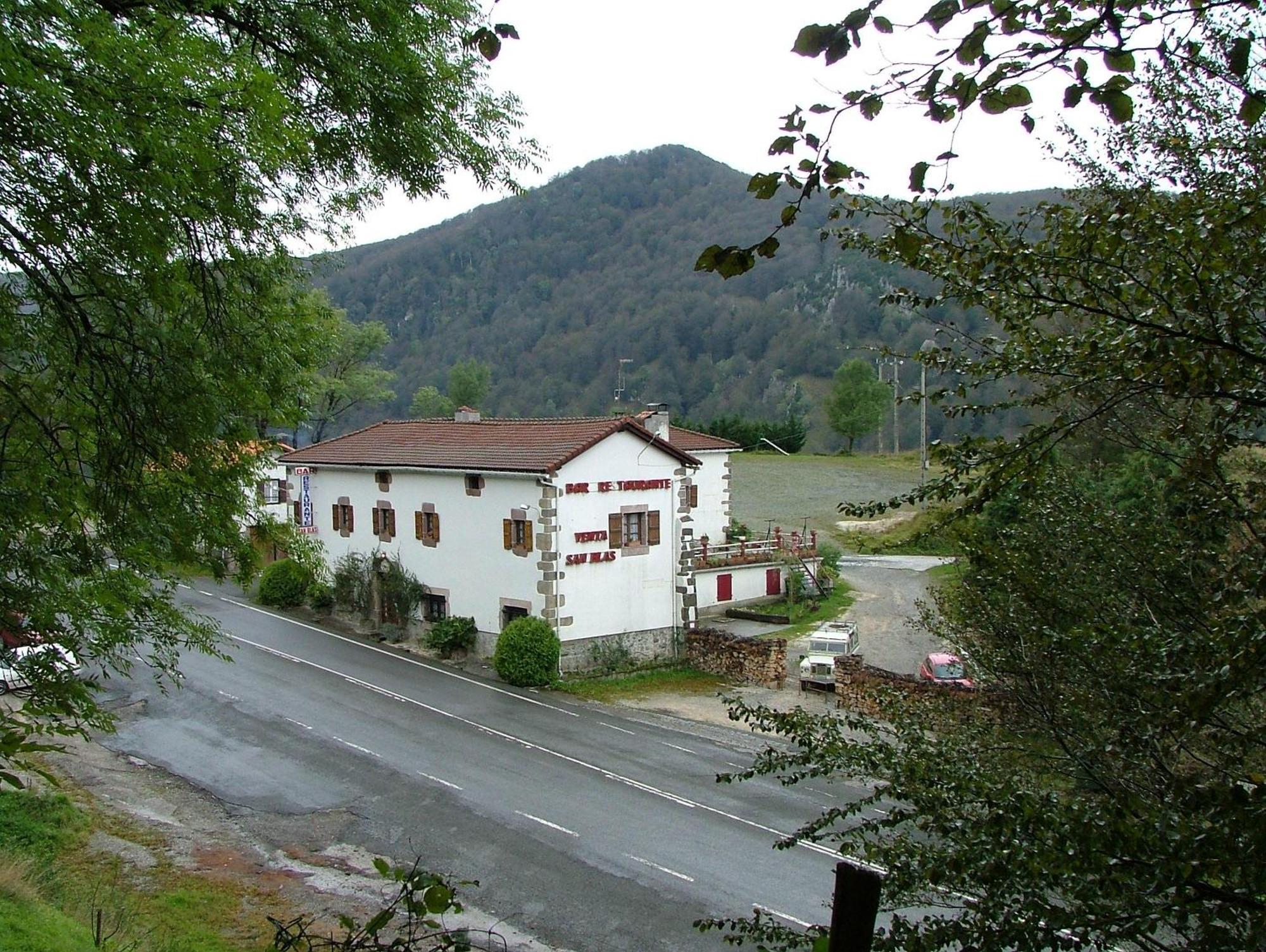 Hostal Venta San Blas Almandoz Exterior photo